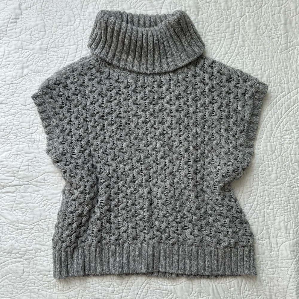 Two by Vince Camuto Grey Turtle Neck Sleeveless Sweater Vest